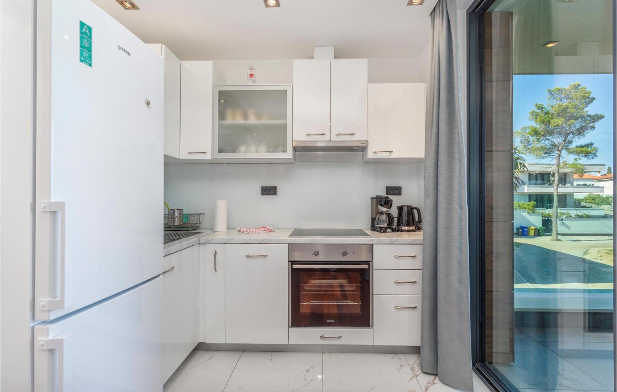 Stunning Apartment In Malinska With Kitchen Exterior photo